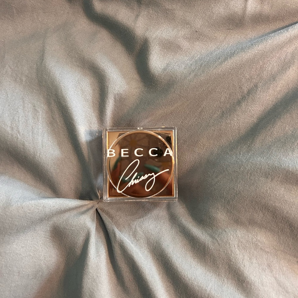 BECCA X Chrissy Teigen Cinnamon Sugar Highlighter